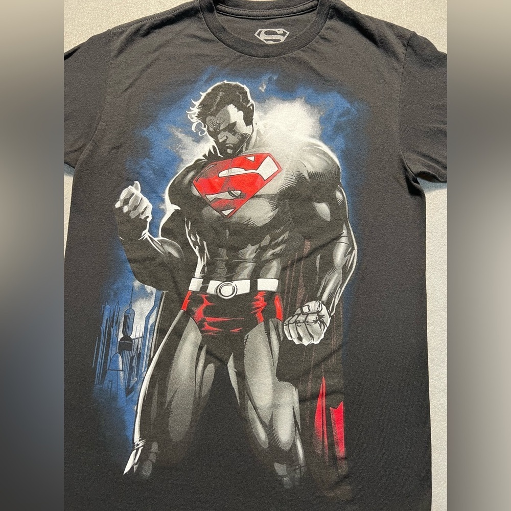 Superman Men’s Small Black Graphic T-Shirt Light Of The Sun DC Comics - Picture 2 of 5